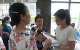 Người dân Hà Nội hào hứng đi làm thẻ xe buýt miễn phí